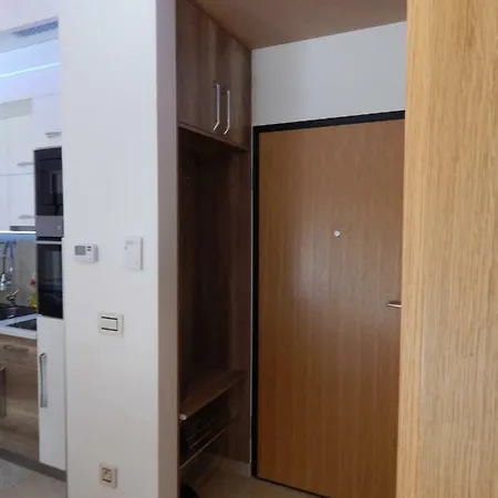 Apartment Crystal *